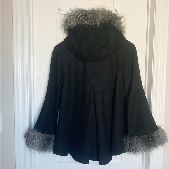 Guess faux fur poncho coat - Picture 6 of 9